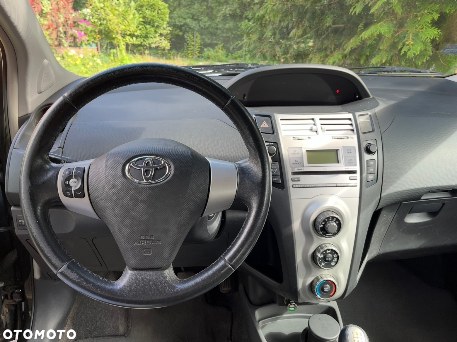 Toyota Yaris - 10