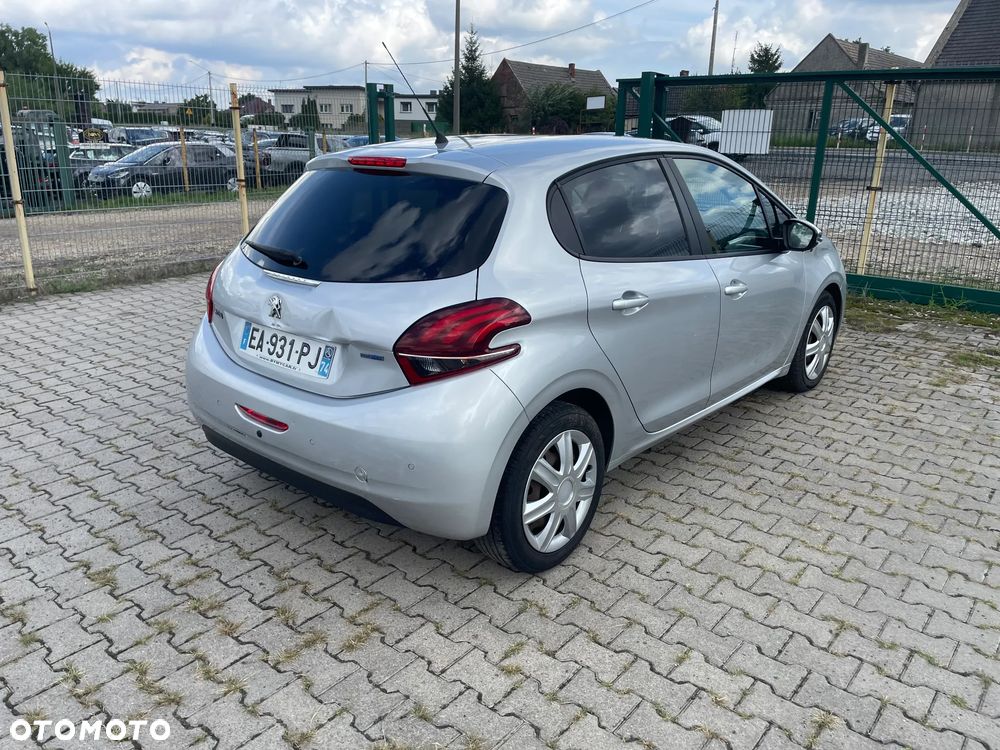 Peugeot 208 1.6 BlueHDi Active S&S - 9