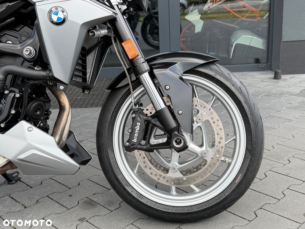 BMW F - 8