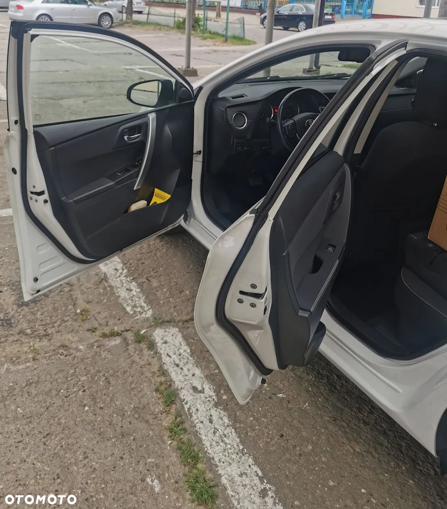 Toyota Auris - 22