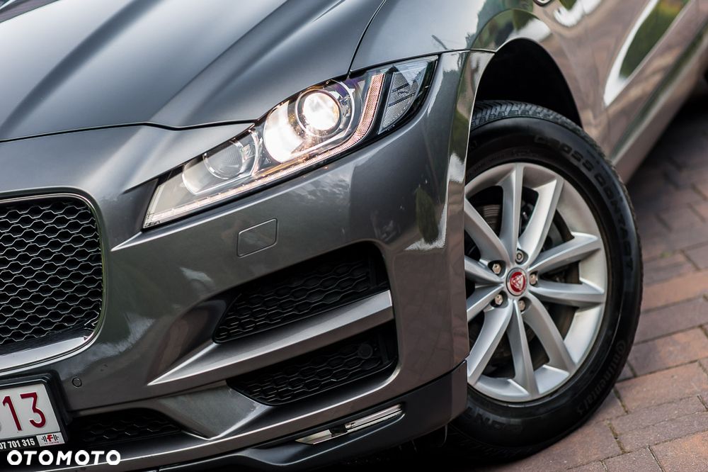 Jaguar F-Pace 2.0 i4D AWD Prestige - 8