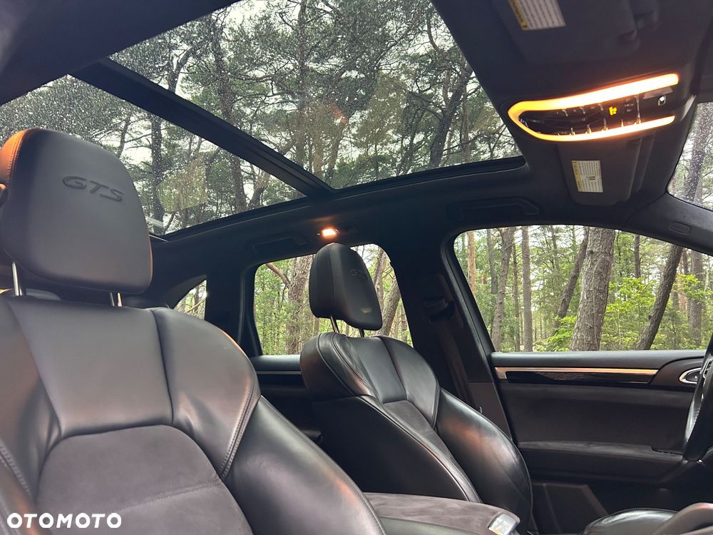 Porsche Cayenne GTS - 11