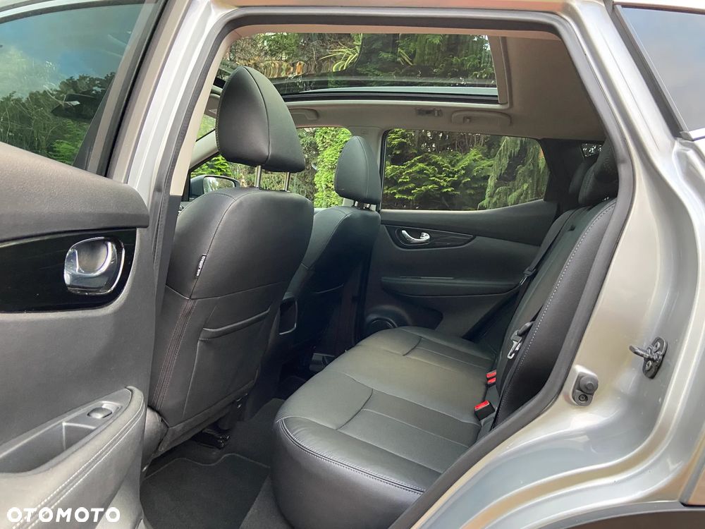 Nissan Qashqai 1.6 dCi TEKNA - 11