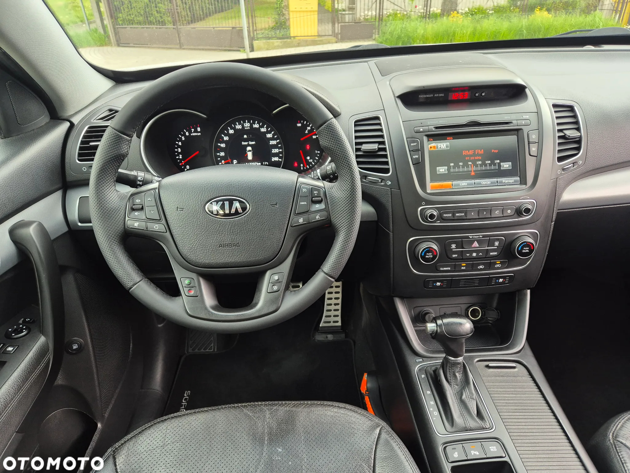 Kia Sorento - 36