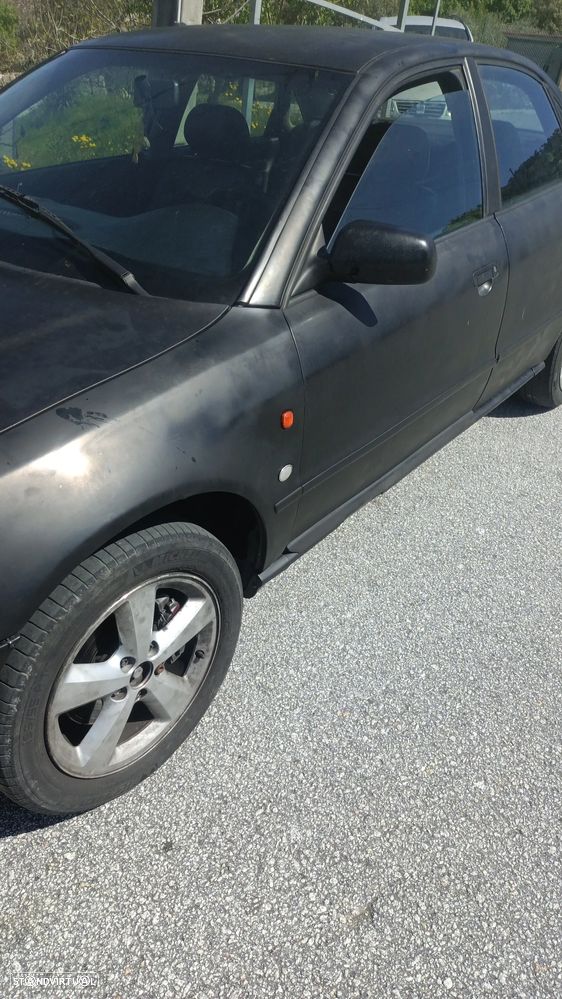 Audi A4 1.9 TDI Confort - 5