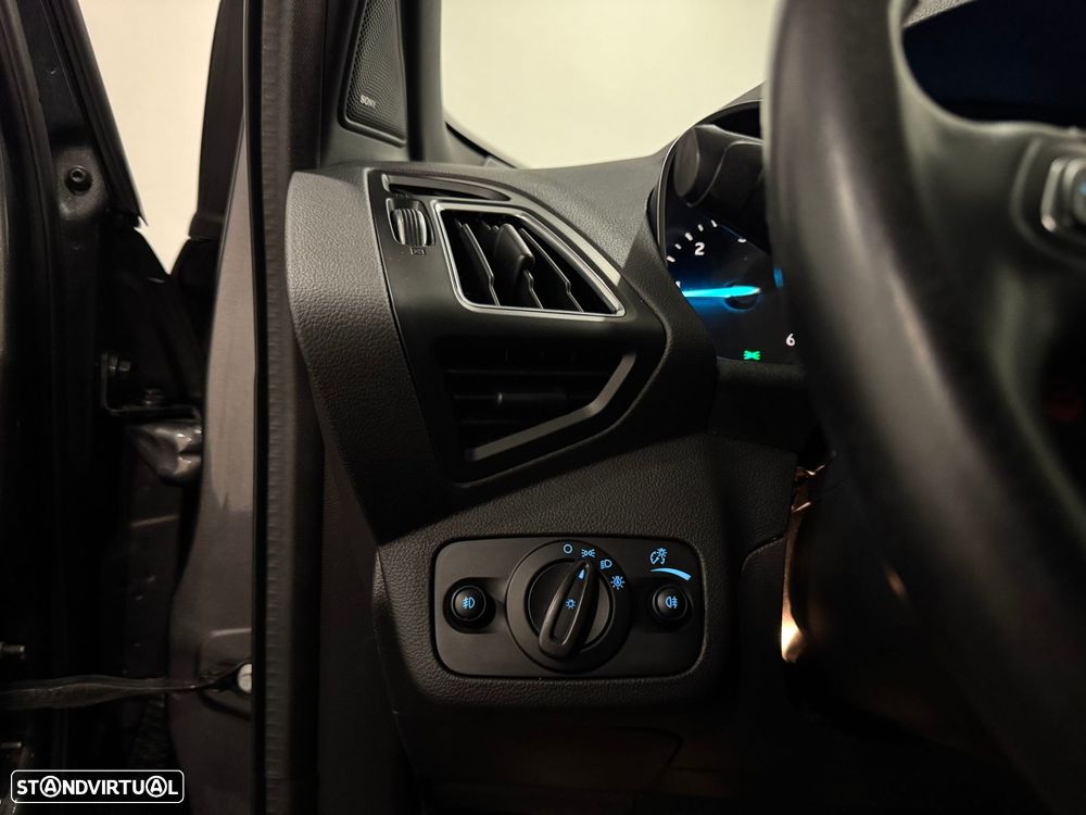 Ford Kuga 1.5 TDCi ST-Line Limited Edition - 44