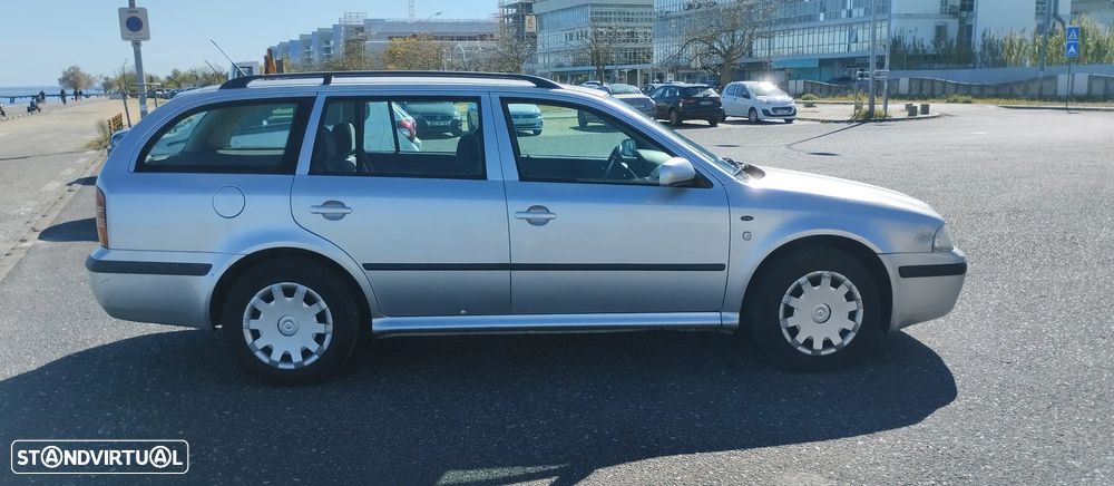 Skoda Octavia Break 1.4 Ambiente - 9