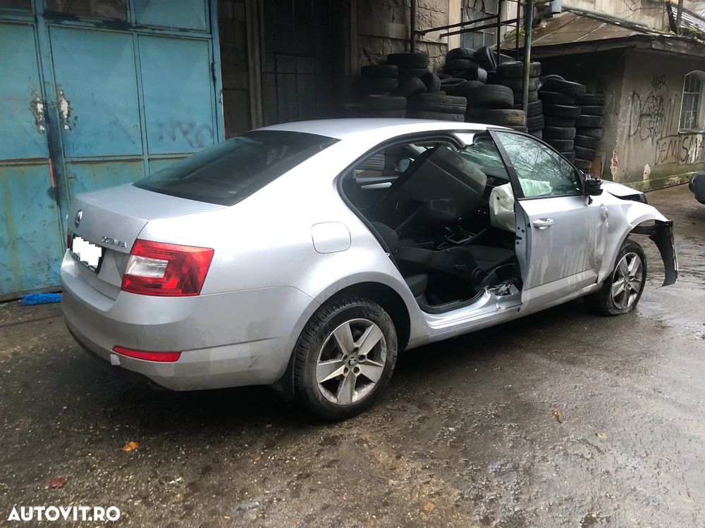 Dezmembrez Skoda Octavia 2014 diesel gri argintiu - 3