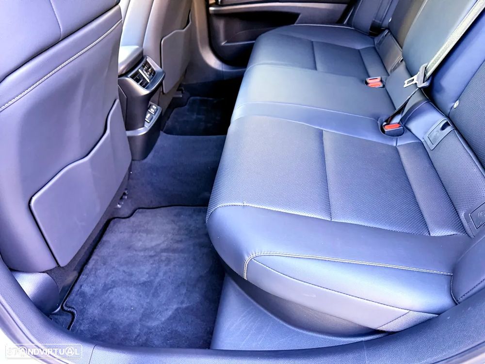 Lexus ES 300h - 34