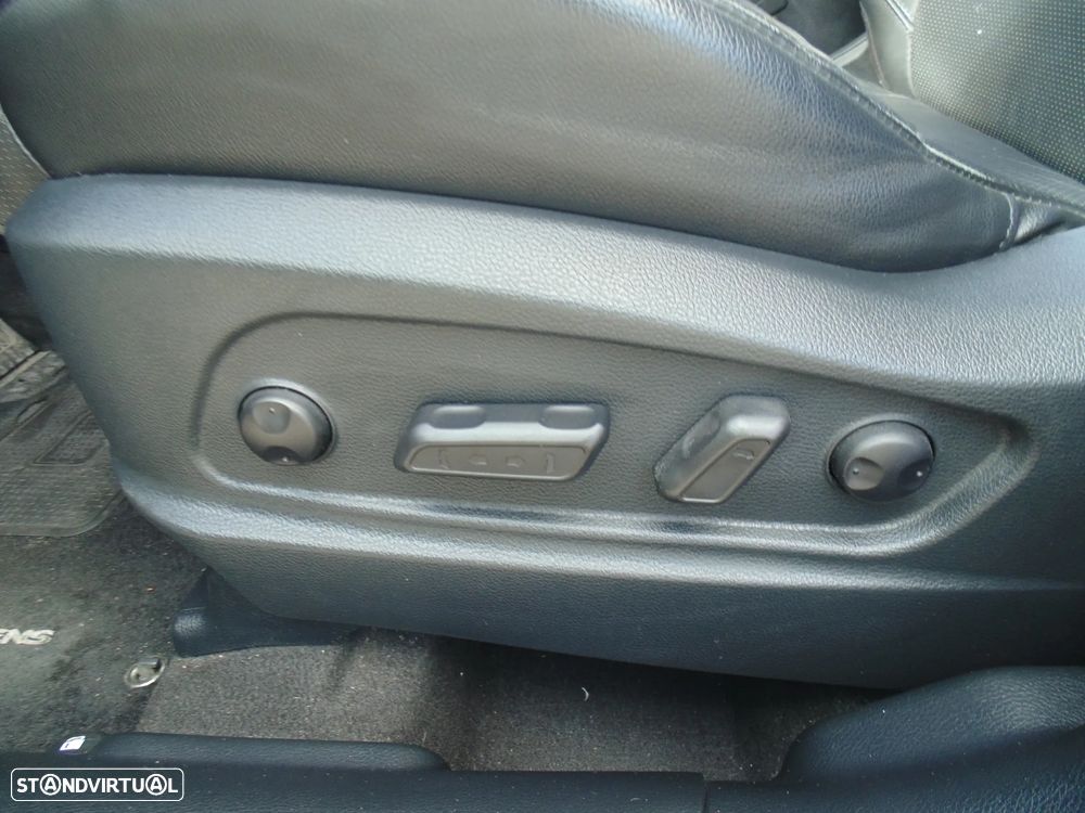 Kia Carens 1.7 CRDi ISG TX - 32