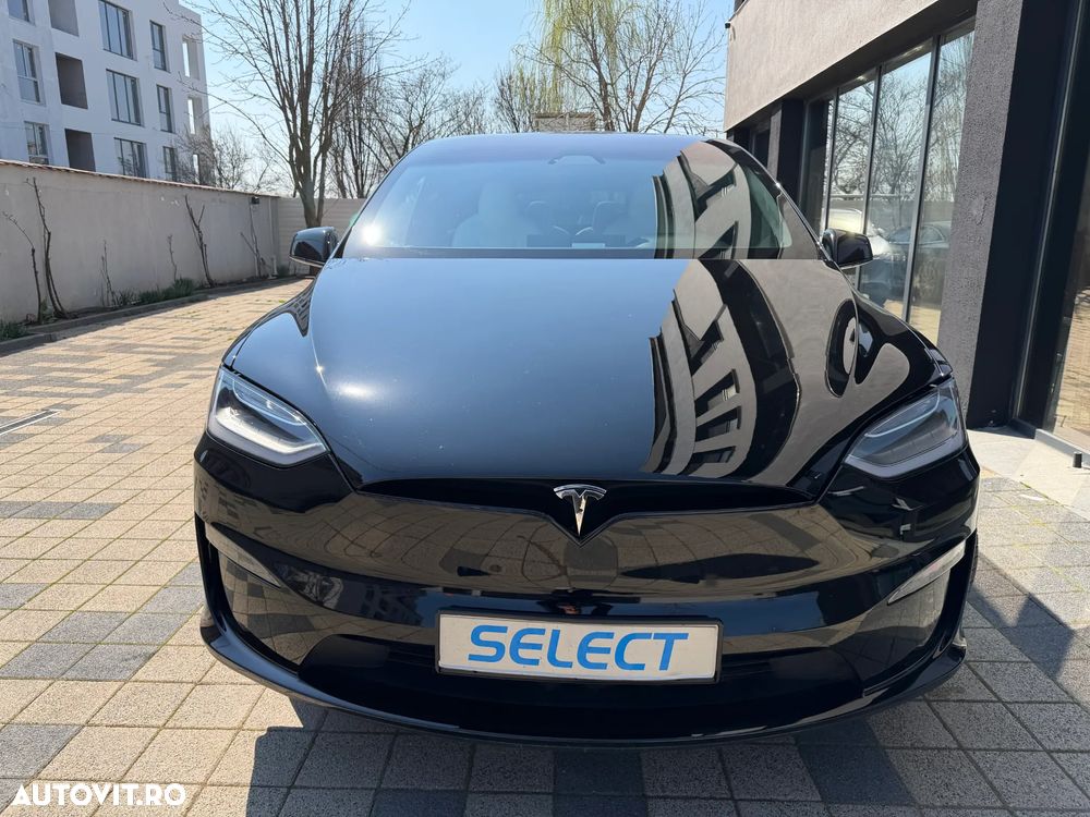 Tesla Model X - 3