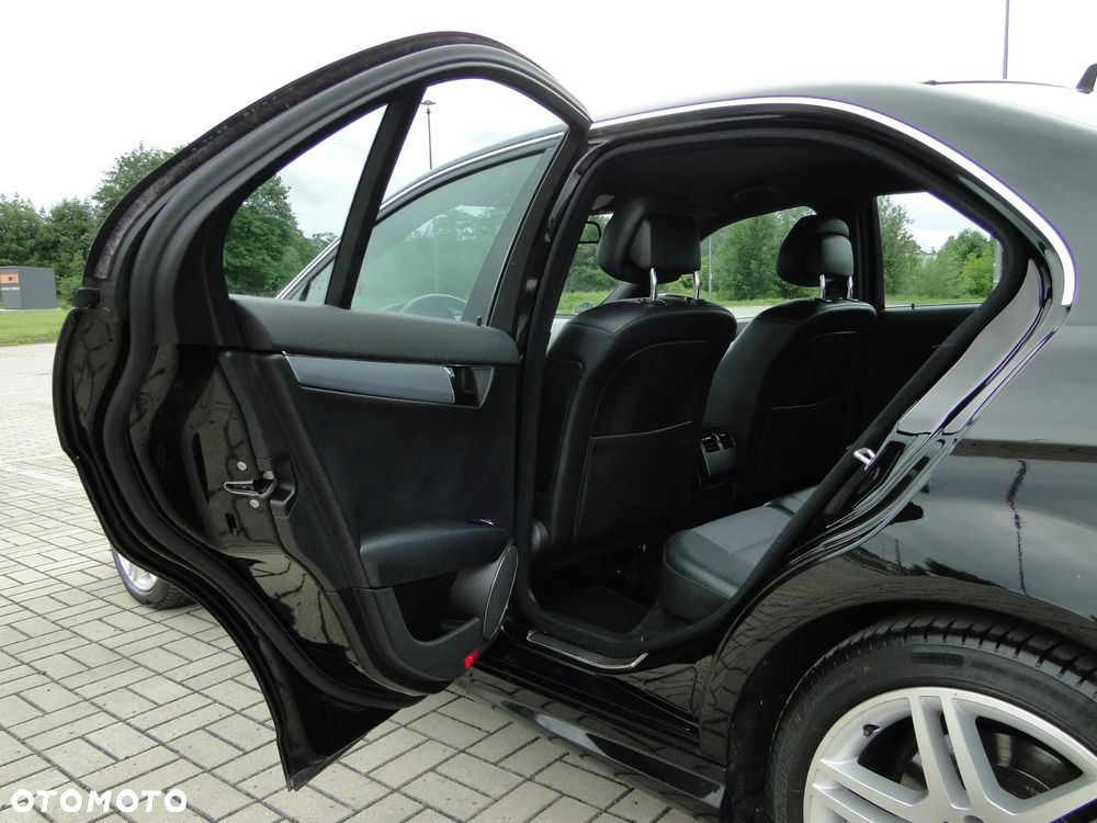 Mercedes-Benz Klasa C 200 7G-TRONIC Avantgarde Edition - 20