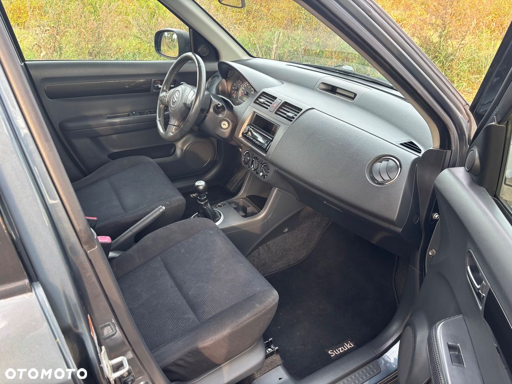 Suzuki Swift 1.3 Comfort dance - 4