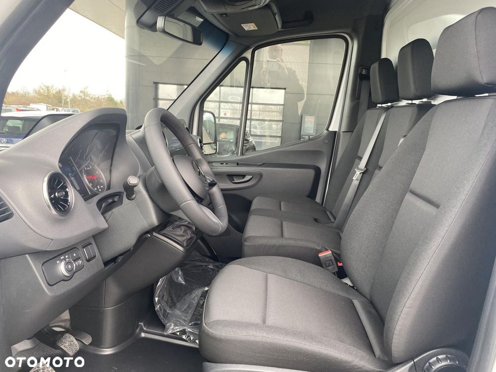 Mercedes-Benz Sprinter - 9