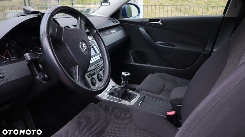 Volkswagen Passat 2.0 TDI Comfortline - 11