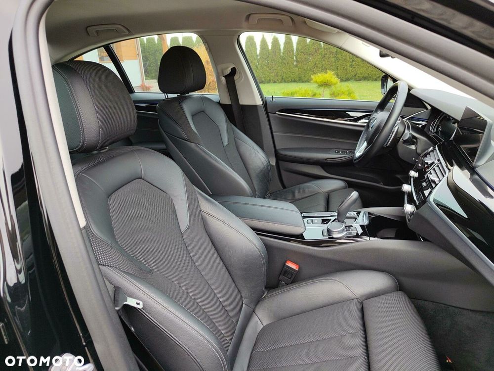 BMW Seria 5 518d Sport - 23