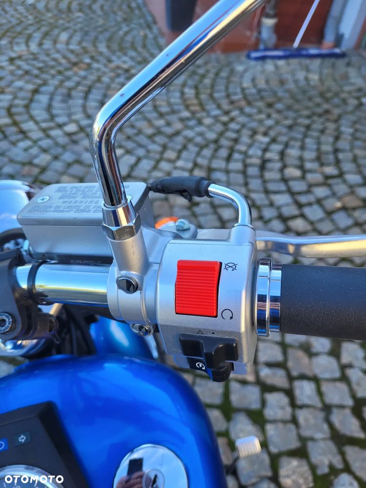 Suzuki Boulevard - 16