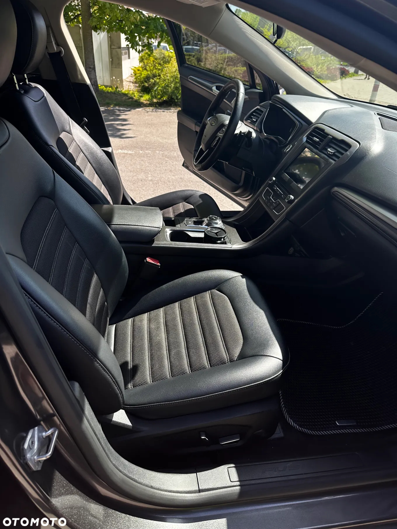 Ford Fusion 2.0 EcoBoost Titanium - 13