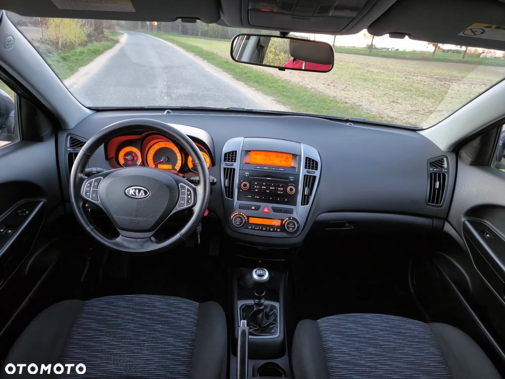 Kia Ceed - 6