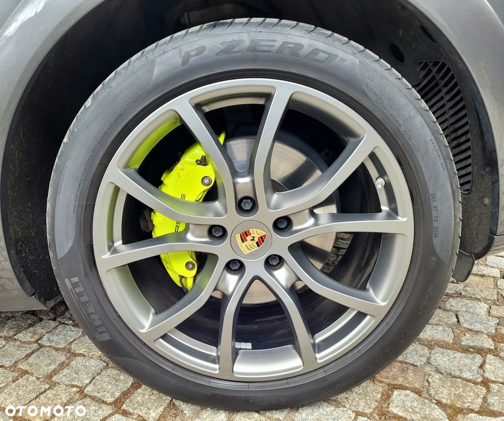 Porsche Cayenne E-Hybrid - 23