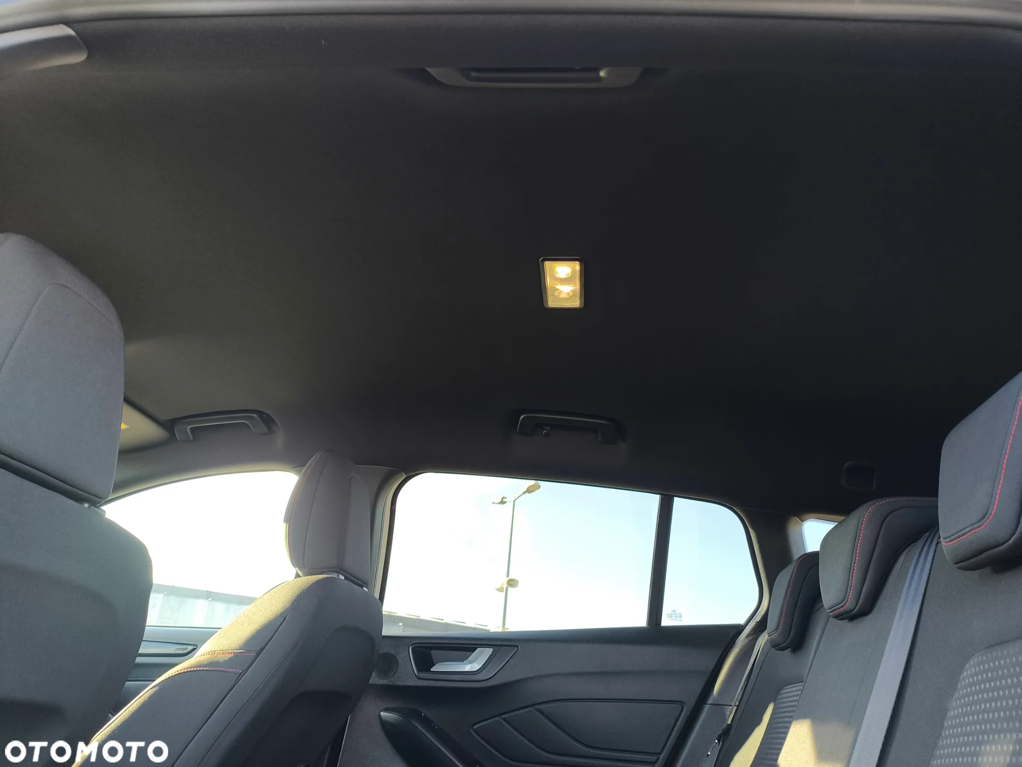 Ford Focus 1.5 EcoBlue Start-Stopp-System ST-LINE - 11