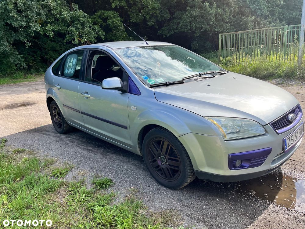 Ford Focus 1.6 16V Ghia - 12