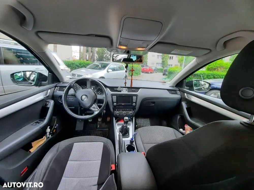 Skoda Octavia 1.6 TDI STYLE - 8