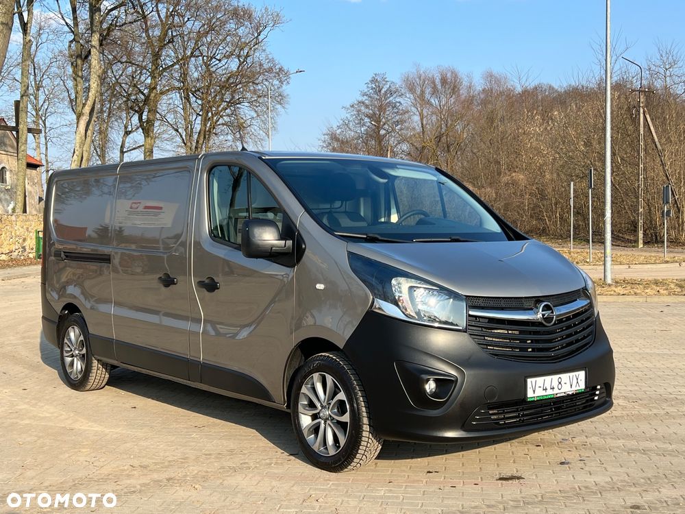 Opel Vivaro - 10