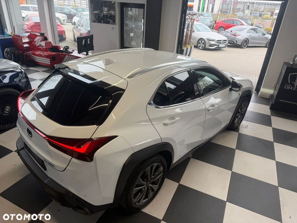 Lexus UX - 11
