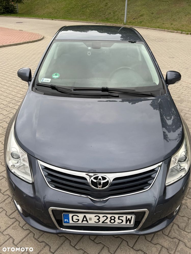Toyota Avensis - 16