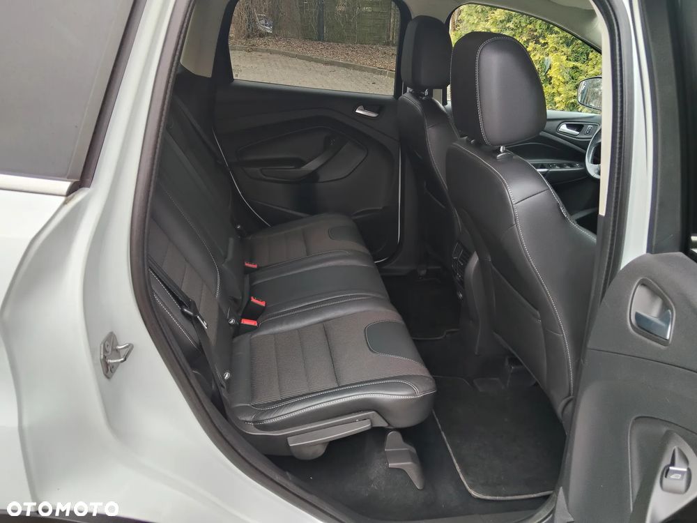 Ford Kuga 1.6 EcoBoost 2x4 Titanium - 9