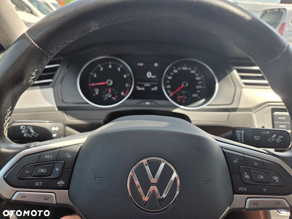 Volkswagen Passat - 14