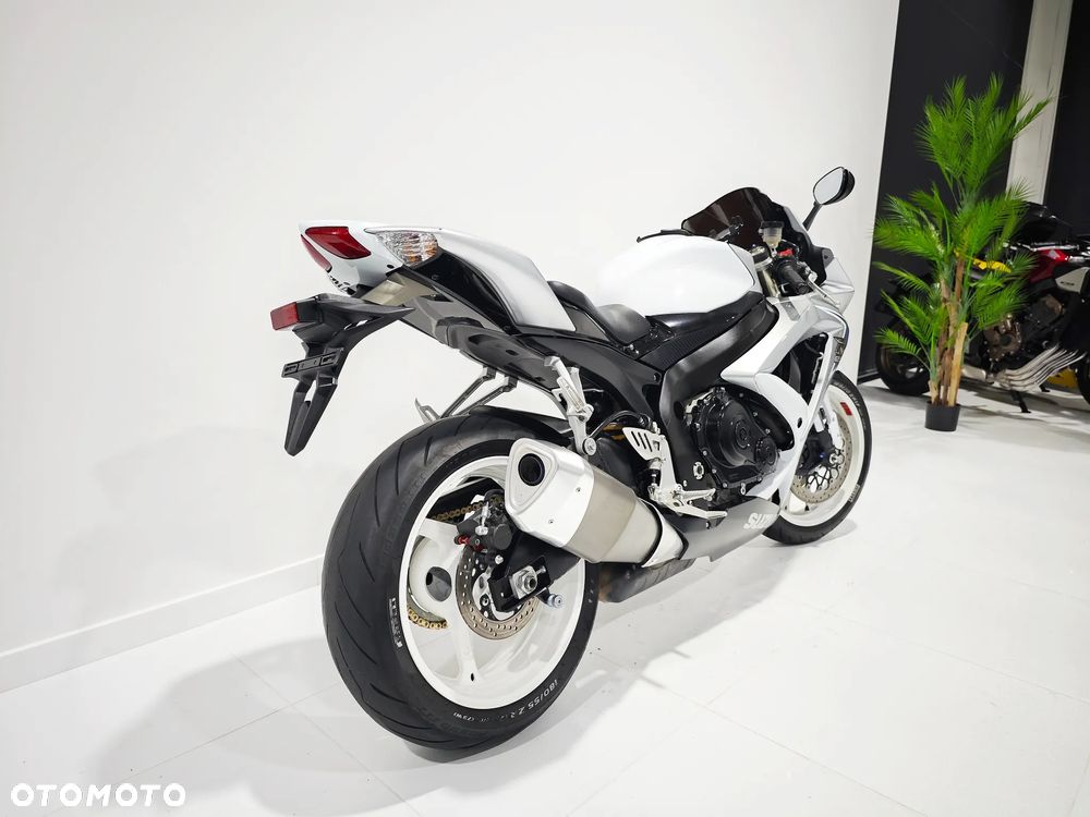 Suzuki GSX-R - 11