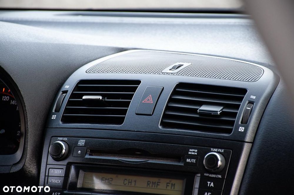 Toyota Avensis 2.2 D-4D X - 28