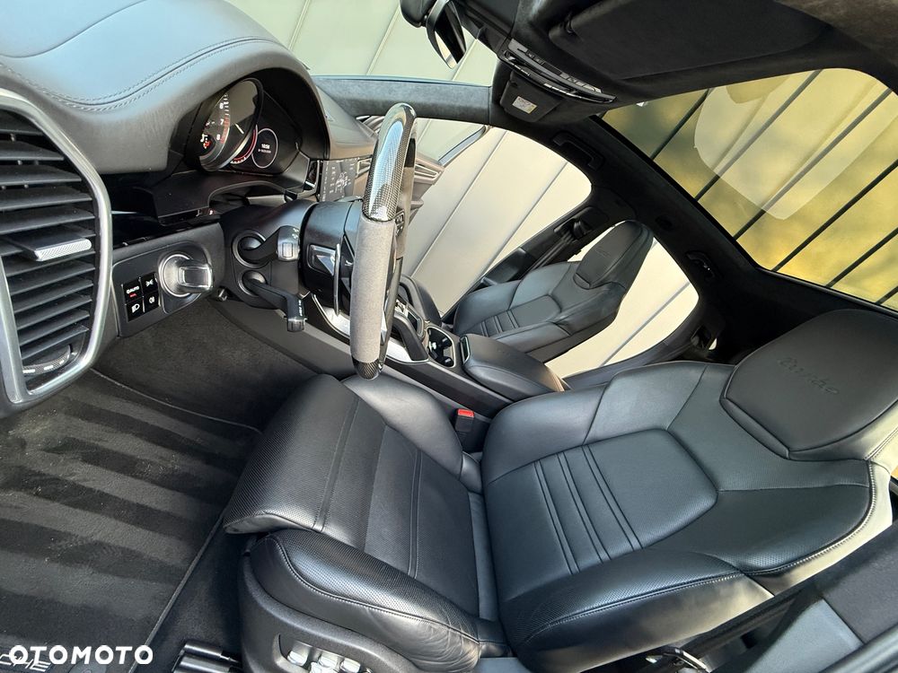 Porsche Cayenne - 28
