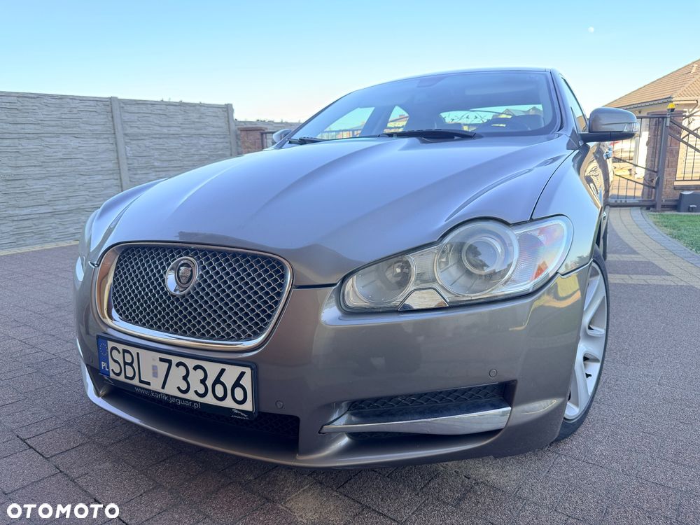 Jaguar XF 2.7 V6 Premium Luxury - 7