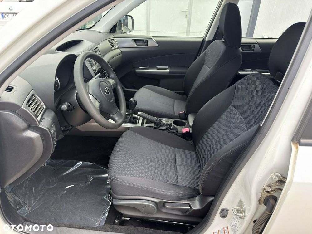 Subaru Forester 2.0X Trend - 10