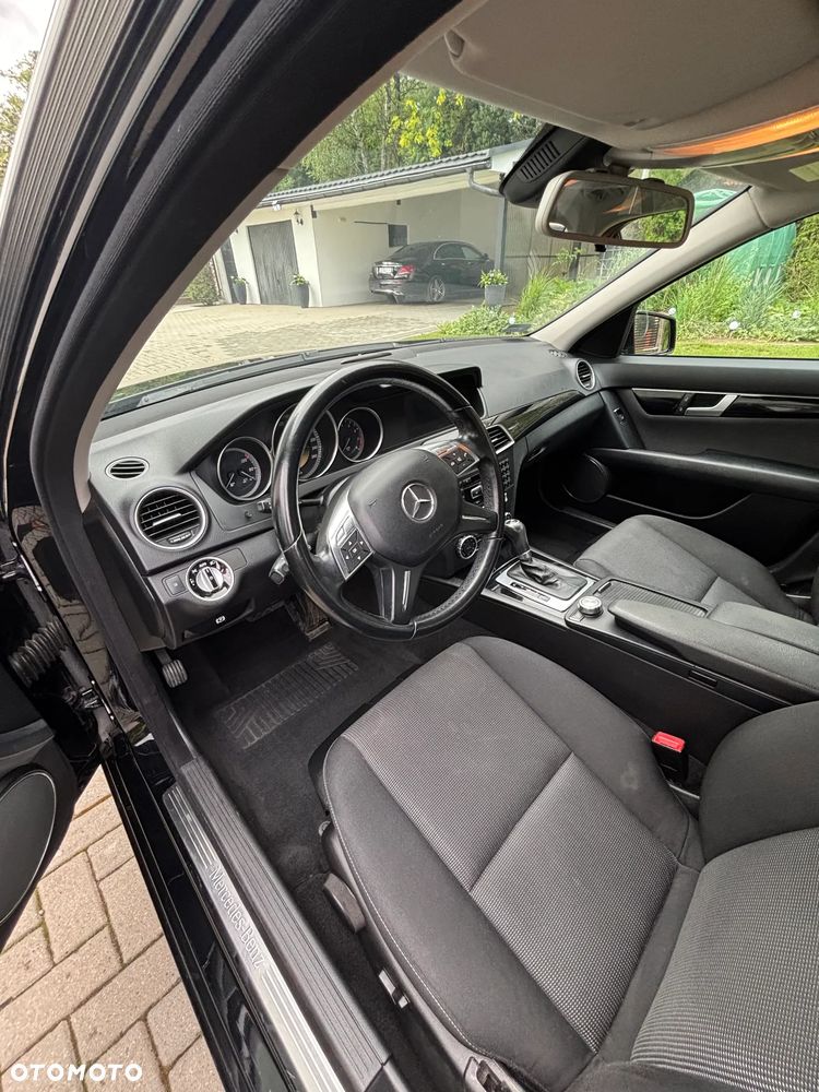 Mercedes-Benz Klasa C 180 CGI Automatik BlueEFFICIENCY Avantgarde - 11