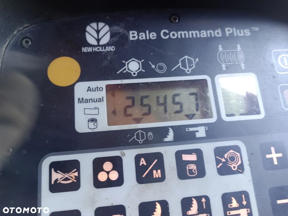 New Holland BR 750 - 5
