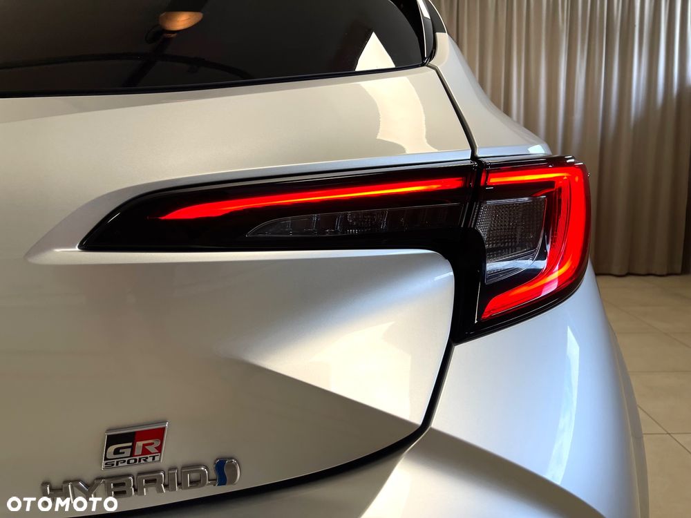 Toyota Corolla 2.0 Hybrid GR Sport Dynamic - 32