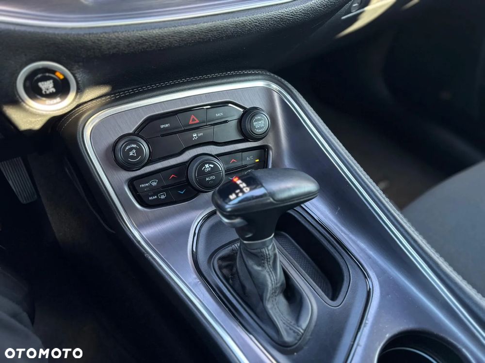 Dodge Challenger 3.6 SXT - 31