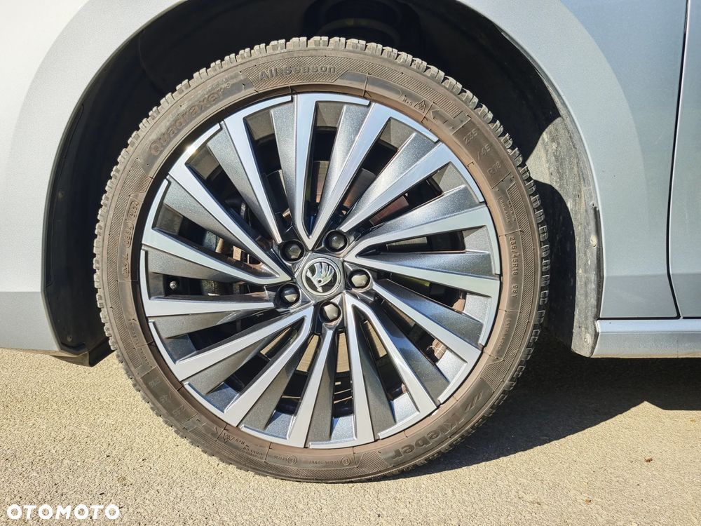 Skoda Superb 2.0 TDI SCR 4x4 L&K DSG - 10
