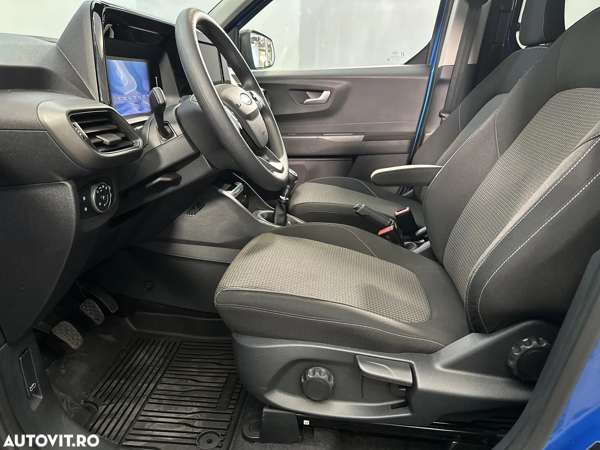 Ford Tourneo Courier - 21