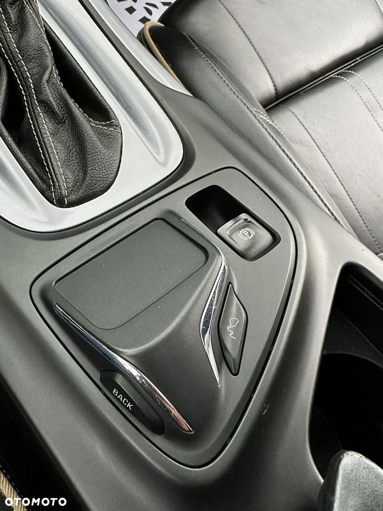 Opel Insignia - 16