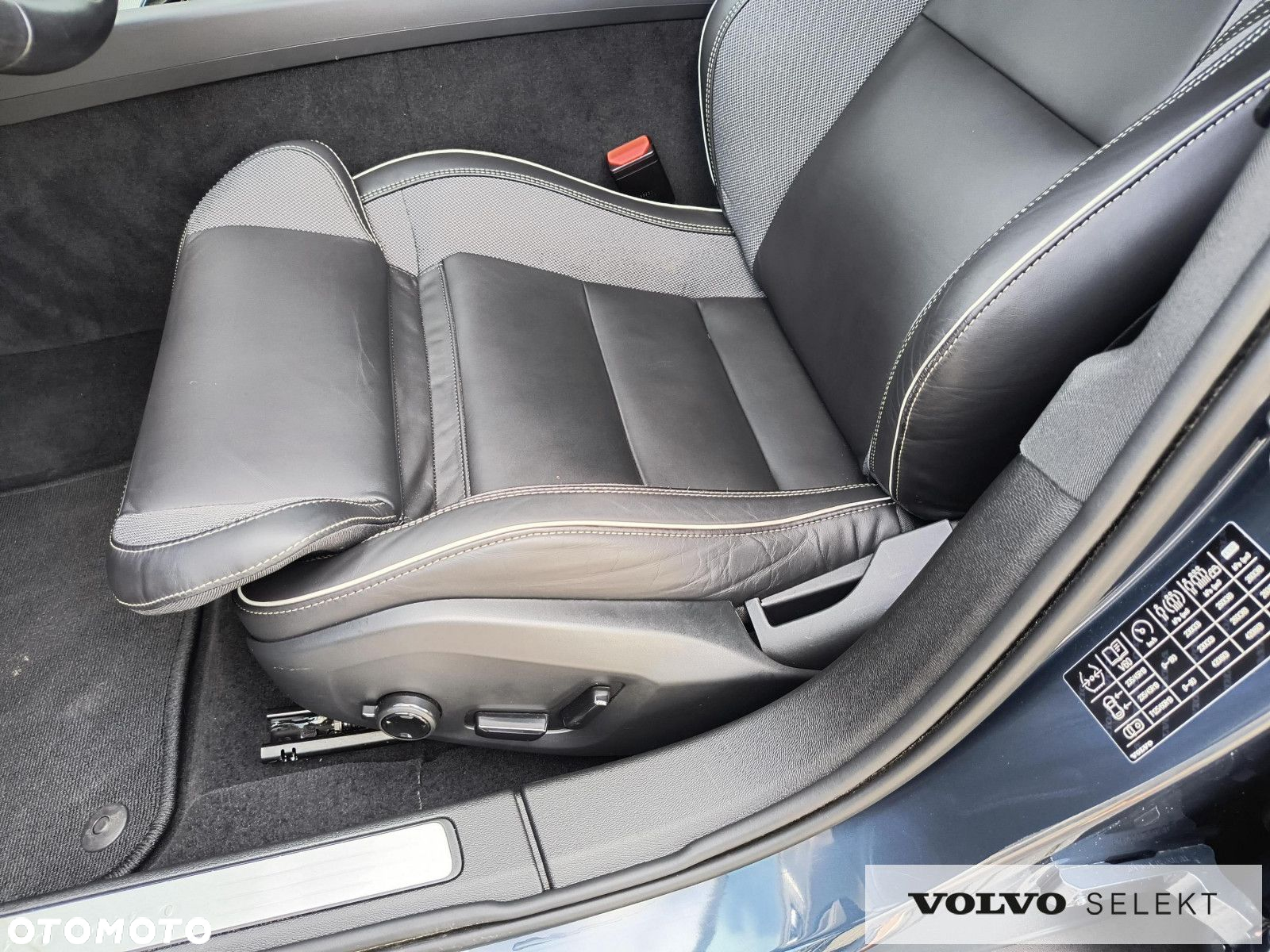 Volvo V60 Cross Country - 19