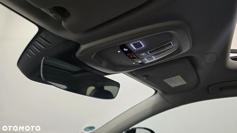 Volvo XC 60 B4 D Plus Dark - 27