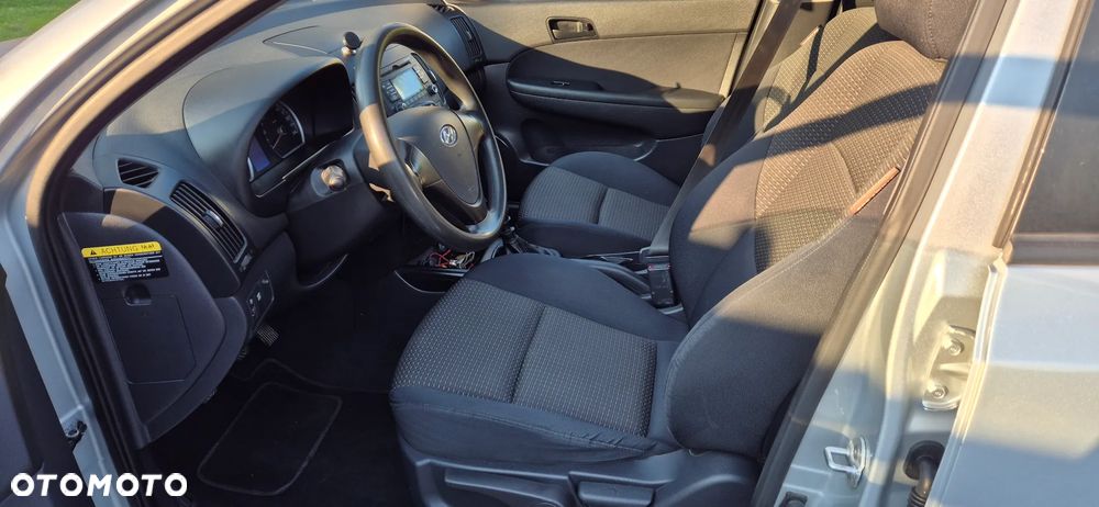 Hyundai i30 1.6 Comfort - 12