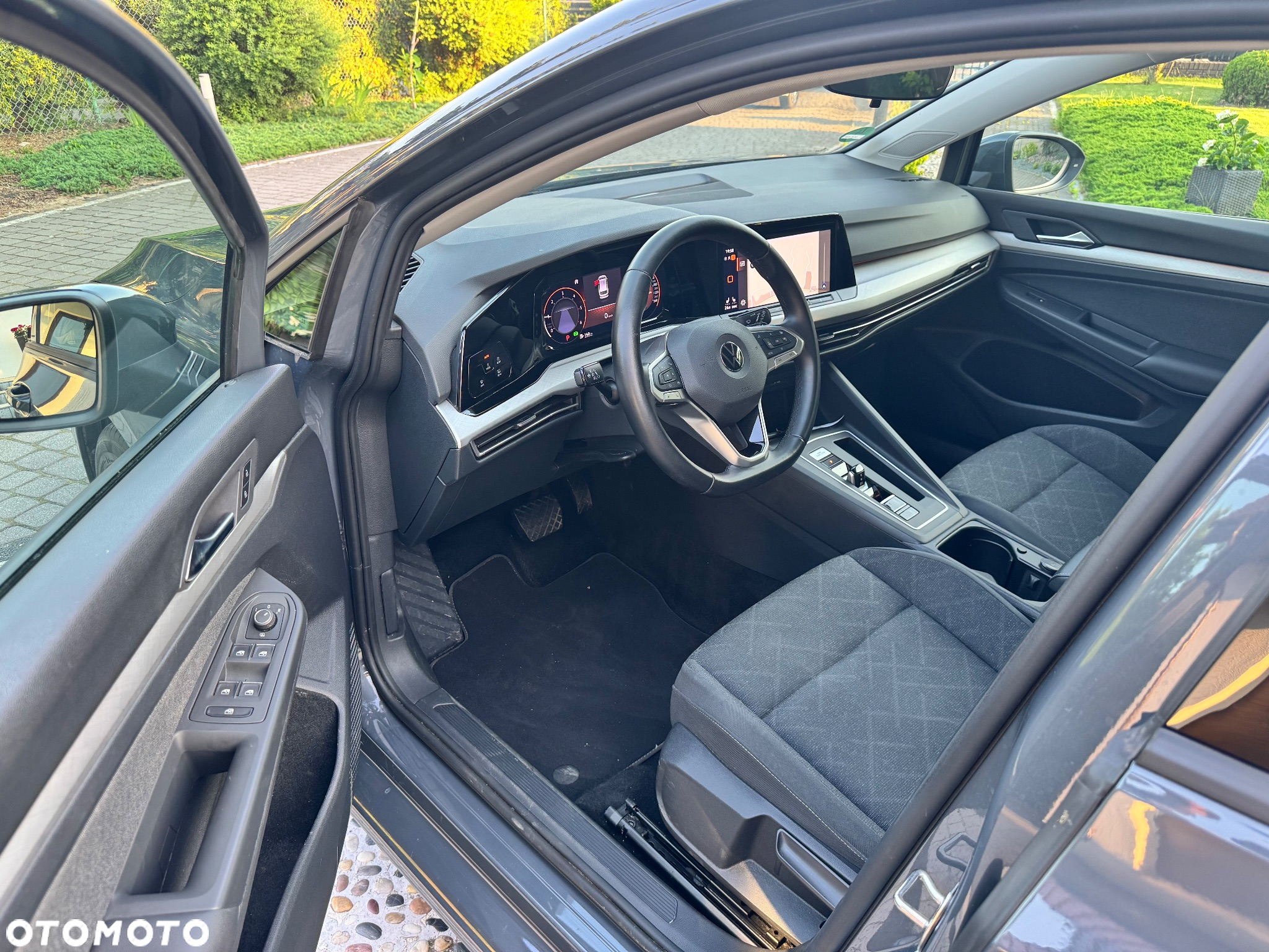 Volkswagen Golf - 11