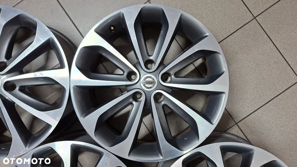 Felgi Aluminiowe 18 Nissan Qashqai 5x114.3 ET 40 - 8