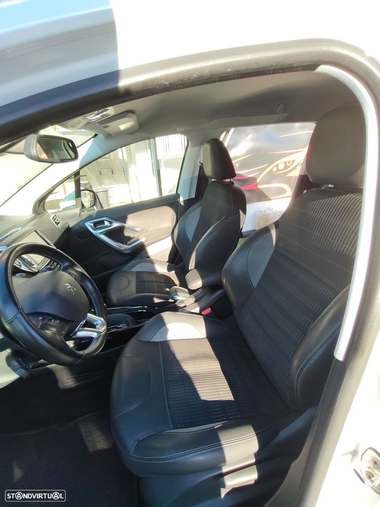 Peugeot 2008 1.2 PureTech Allure EAT6 - 8